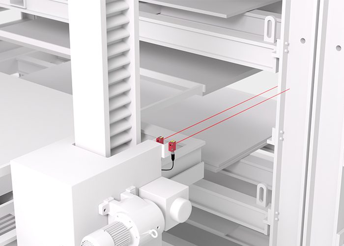 Commissioning cảm biến quang học Leuze với Power PinPoint LED — kỹ thuật viên thấy điểm sáng rõ bằng mắt, căn chỉnh nhanh không cần oscilloscope